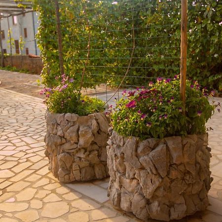 Apartments Cvelic Milovcic Malinska Dış mekan fotoğraf
