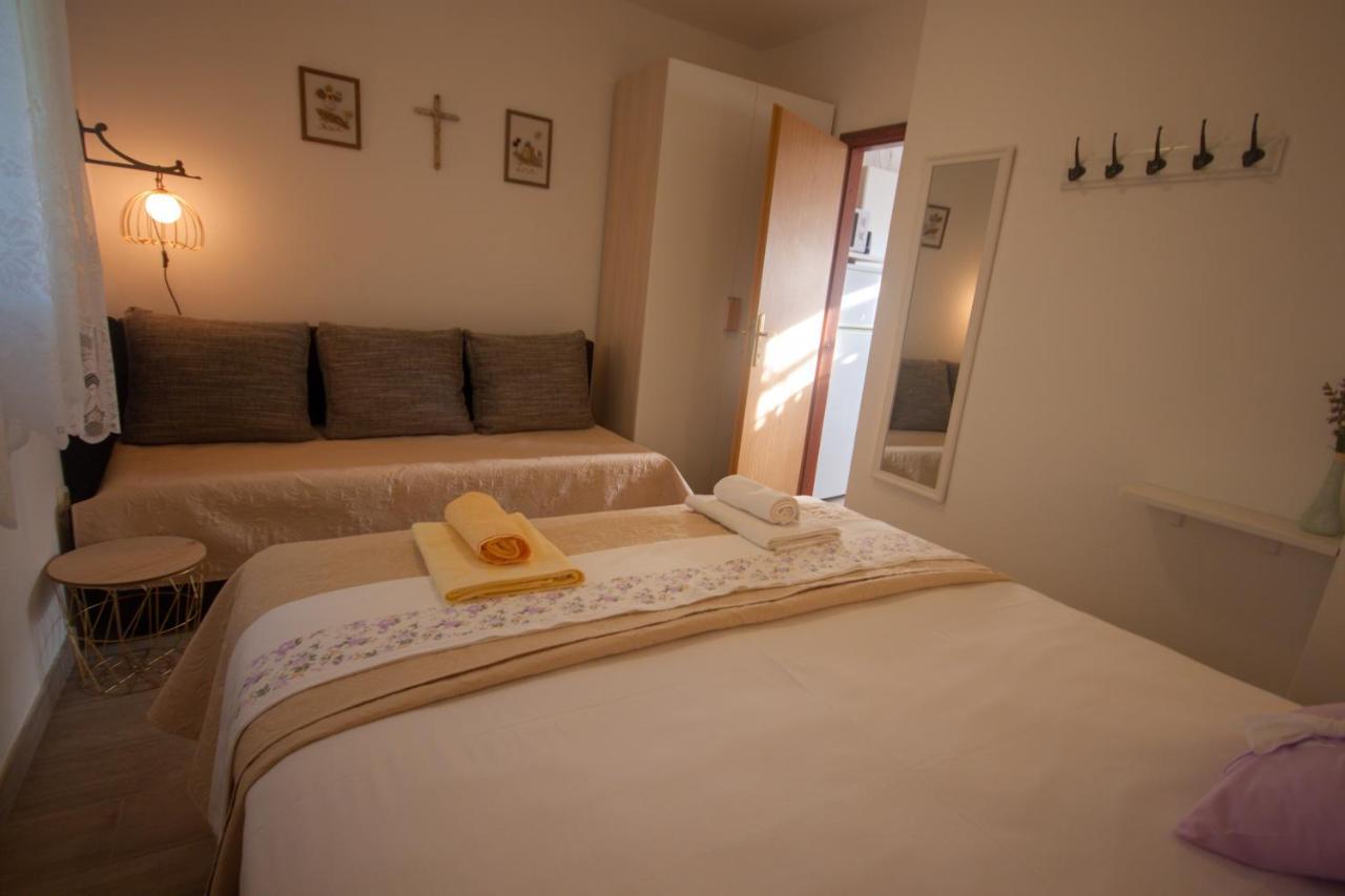 Apartments Cvelic Milovcic Malinska Dış mekan fotoğraf