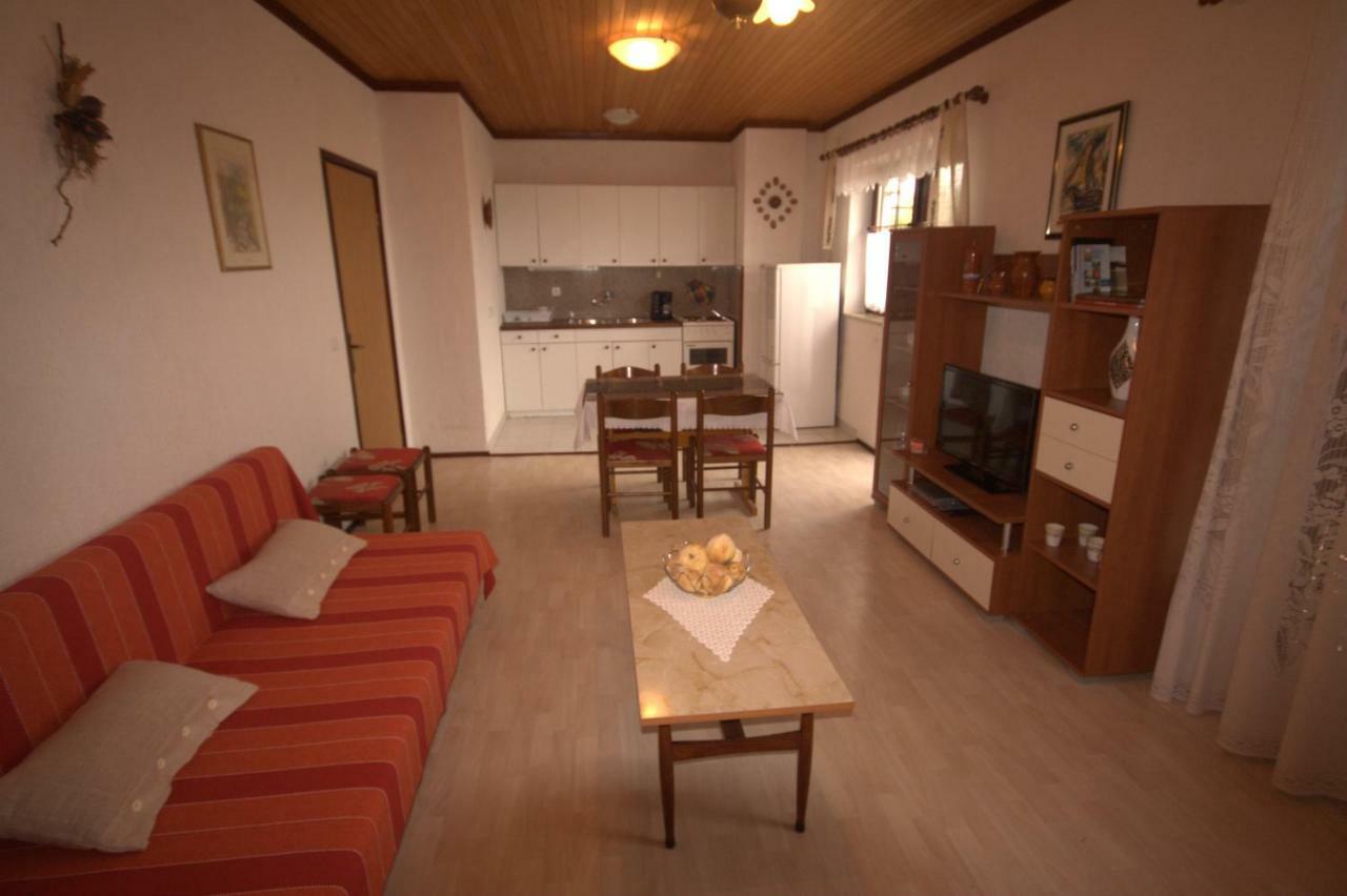 Apartments Cvelic Milovcic Malinska Dış mekan fotoğraf