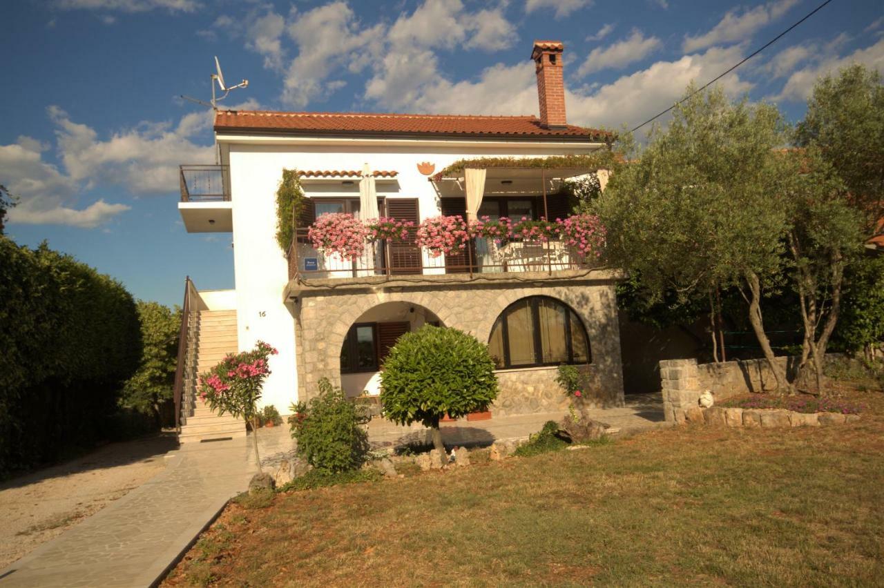 Apartments Cvelic Milovcic Malinska Dış mekan fotoğraf