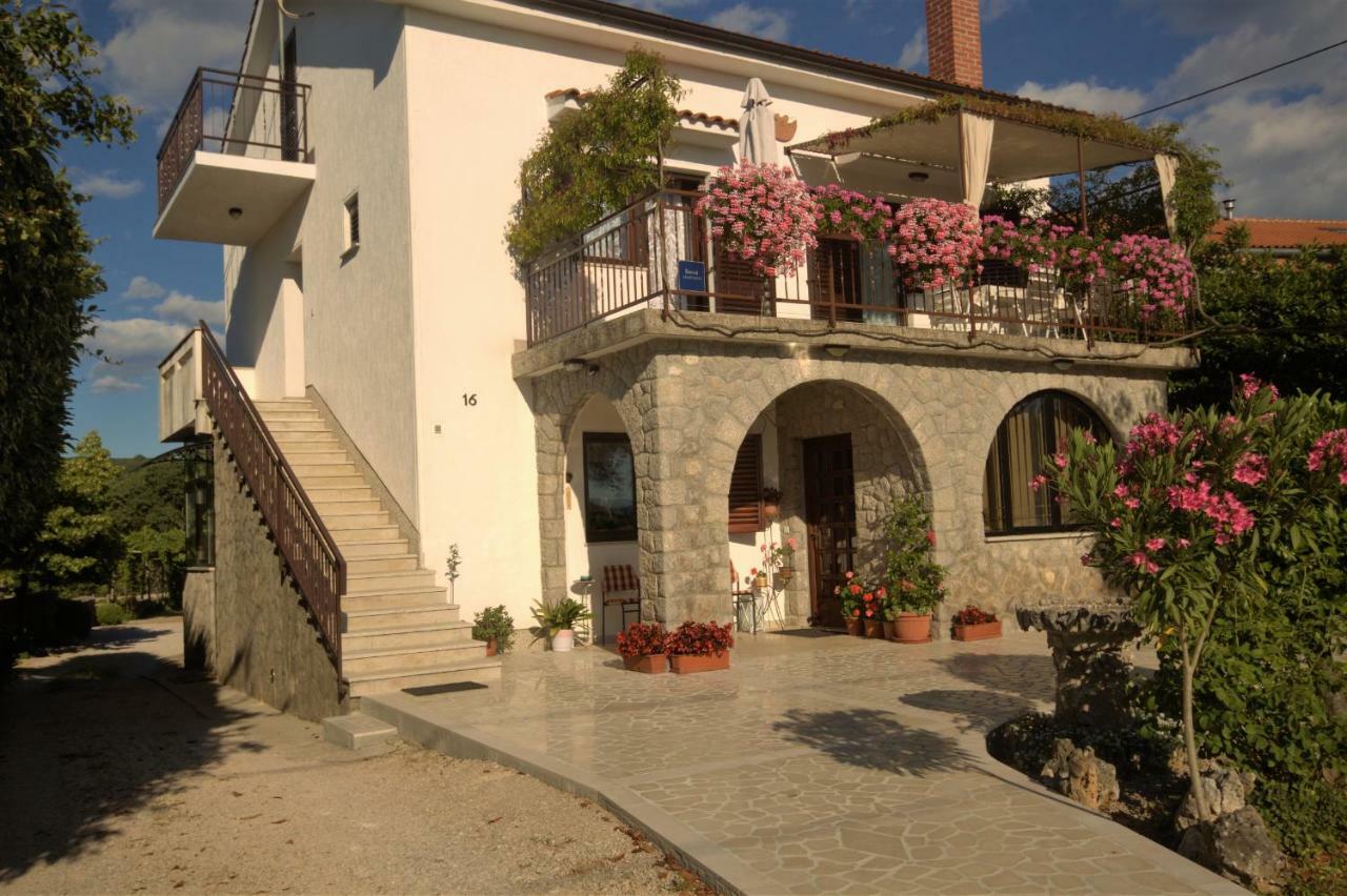 Apartments Cvelic Milovcic Malinska Dış mekan fotoğraf